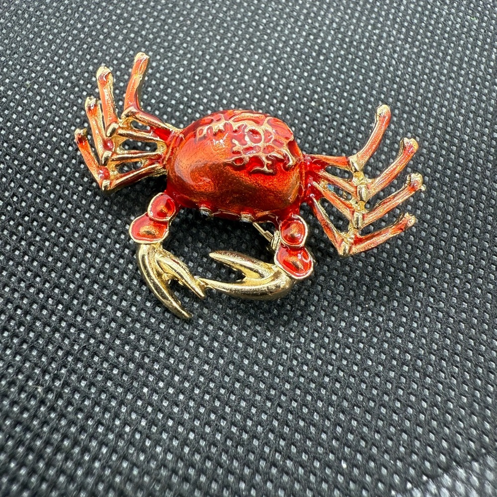 NWT Elegant Red and Gold Crab Enamel Ocean Brooch